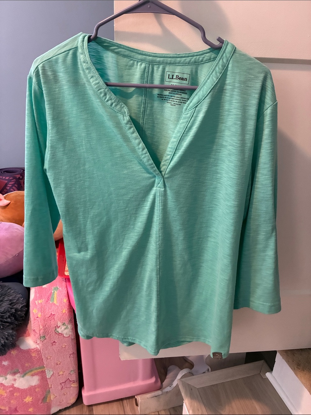 L.L. Bean Women's Seafoam Green 3/4 Sleeve Split V-Neck Top